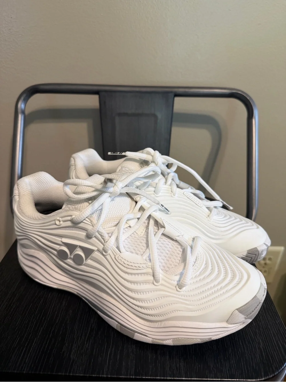 Yonex SHB 210 Women's 7.5 White Indoor Court Shoes Badminton Pickleball